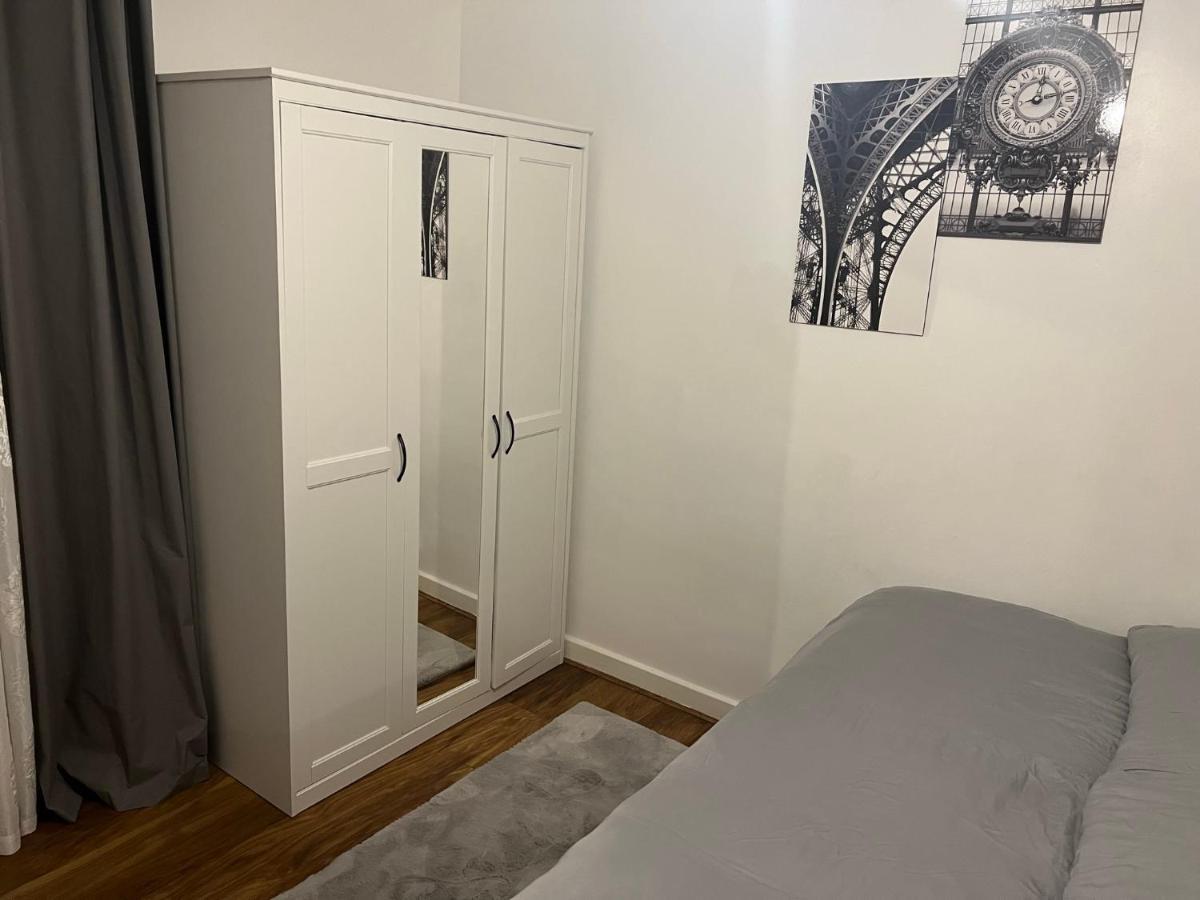 Accu Care Apartment Лондон Екстериор снимка