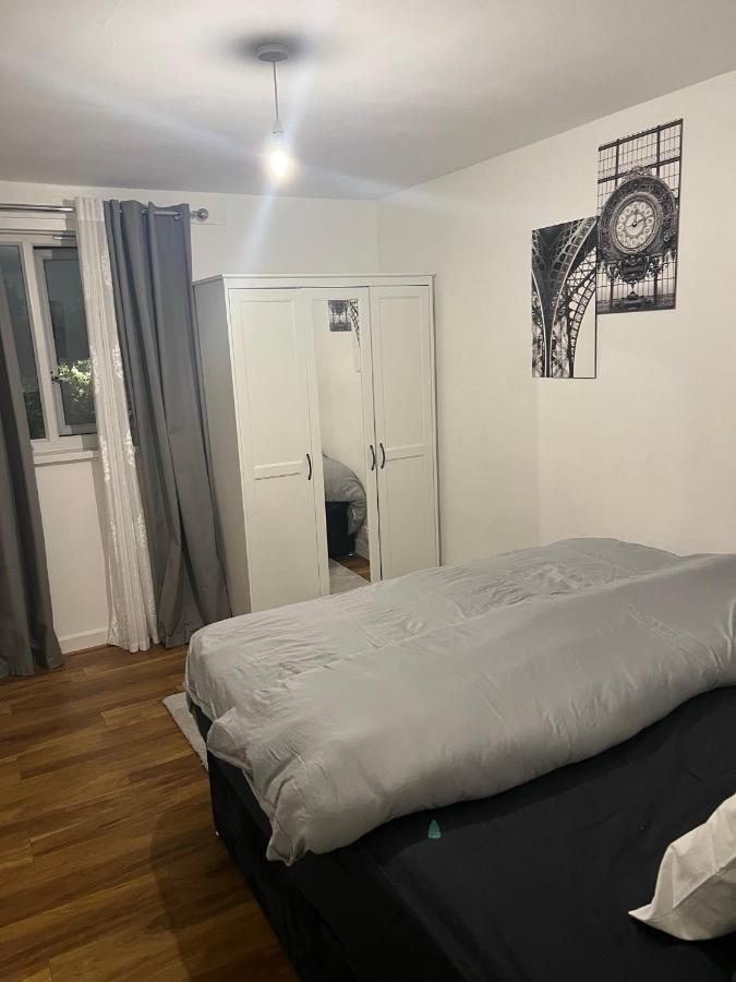 Accu Care Apartment Лондон Екстериор снимка